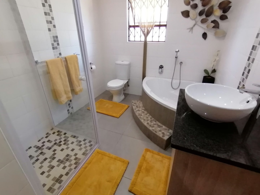 3 Bedroom Property for Sale in Langenhovenpark Free State